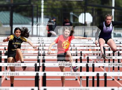 Thumbnail 1 in Pittsburg Relays (100 Meter/100 Meter Hurdles) photogallery.