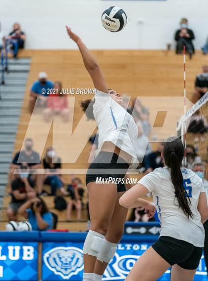 Thumbnail 3 in Sacred Heart @ Hamilton Southeastern photogallery.