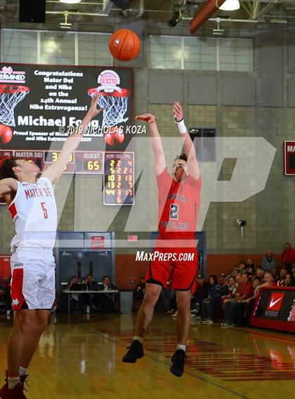 Thumbnail 2 in Harvard-Westlake vs. Mater Dei (Nike Extravaganza) photogallery.