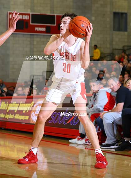 Thumbnail 2 in Harvard-Westlake vs. Mater Dei (Nike Extravaganza) photogallery.