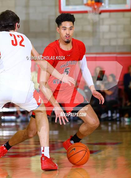 Thumbnail 2 in Harvard-Westlake vs. Mater Dei (Nike Extravaganza) photogallery.