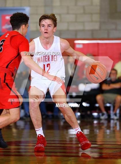 Thumbnail 2 in Harvard-Westlake vs. Mater Dei (Nike Extravaganza) photogallery.