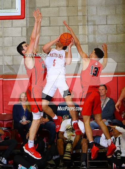 Thumbnail 1 in Harvard-Westlake vs. Mater Dei (Nike Extravaganza) photogallery.