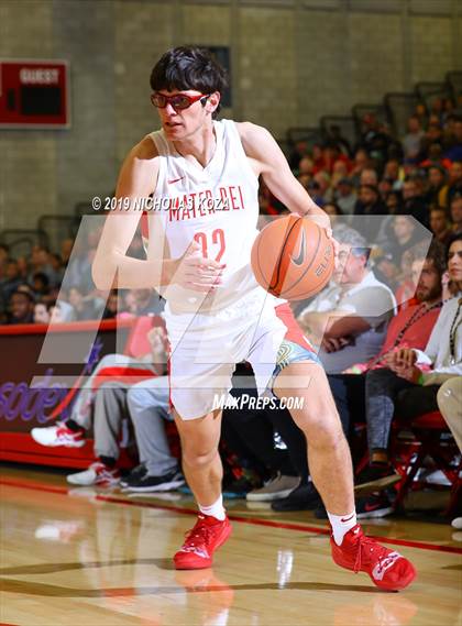 Thumbnail 2 in Harvard-Westlake vs. Mater Dei (Nike Extravaganza) photogallery.