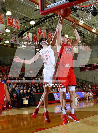 Thumbnail 2 in Harvard-Westlake vs. Mater Dei (Nike Extravaganza) photogallery.