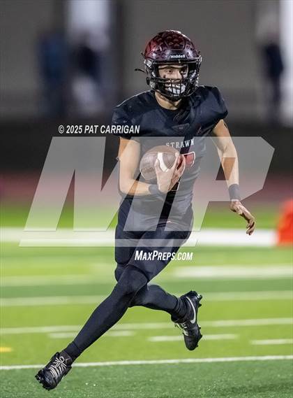 Thumbnail 2 in Bluff Dale vs. Strawn (UIL 1A Division II  Football Regional) photogallery.