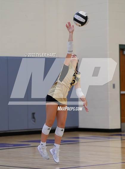 Thumbnail 2 in Penn vs Carmel (Brownsburg Invite) photogallery.