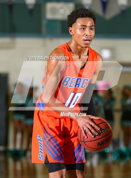 Thumbnail 2 in Rainier Beach @ Sheldon (West Coast Clash Sac vs Seattle) photogallery.