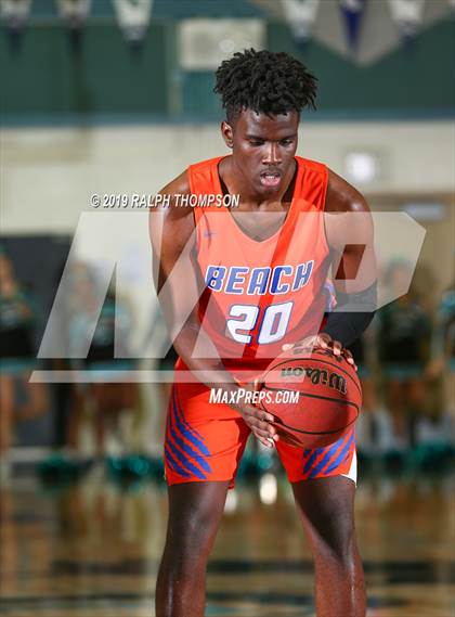 Thumbnail 2 in Rainier Beach @ Sheldon (West Coast Clash Sac vs Seattle) photogallery.