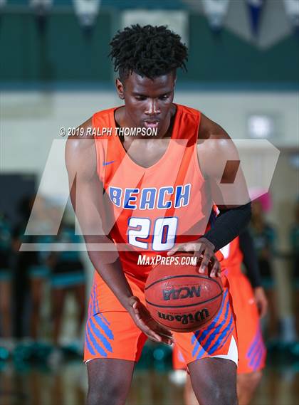 Thumbnail 2 in Rainier Beach @ Sheldon (West Coast Clash Sac vs Seattle) photogallery.