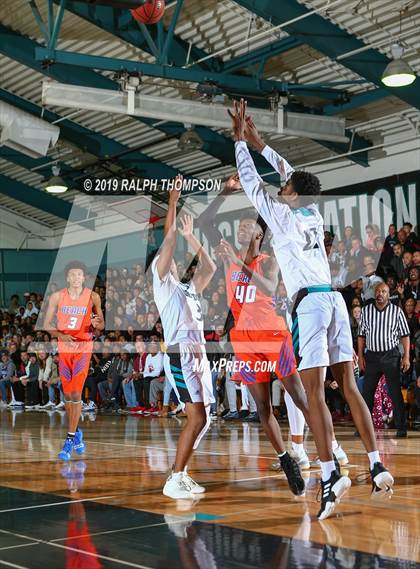 Thumbnail 2 in Rainier Beach @ Sheldon (West Coast Clash Sac vs Seattle) photogallery.