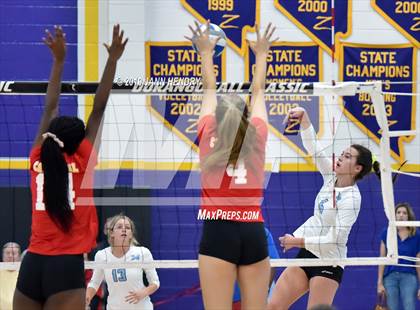 Thumbnail 3 in Cathedral Catholic vs. Mercy (Durango Fall Classic) photogallery.
