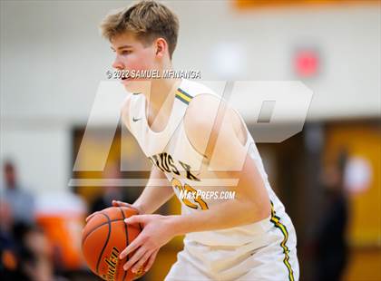 Thumbnail 2 in Pius X vs. Lincoln Northeast photogallery.