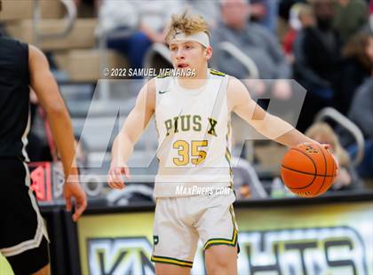 Thumbnail 2 in Pius X vs. Lincoln Northeast photogallery.