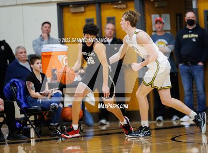 Thumbnail 2 in Pius X vs. Lincoln Northeast photogallery.