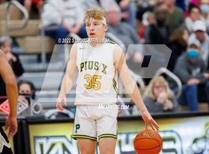 Thumbnail 3 in Pius X vs. Lincoln Northeast photogallery.
