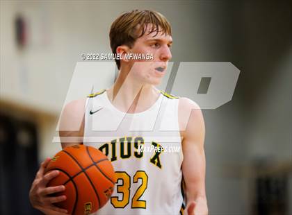 Thumbnail 3 in Pius X vs. Lincoln Northeast photogallery.