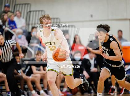 Thumbnail 2 in Pius X vs. Lincoln Northeast photogallery.
