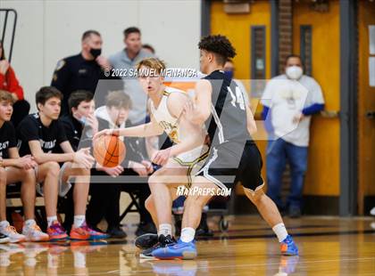 Thumbnail 3 in Pius X vs. Lincoln Northeast photogallery.