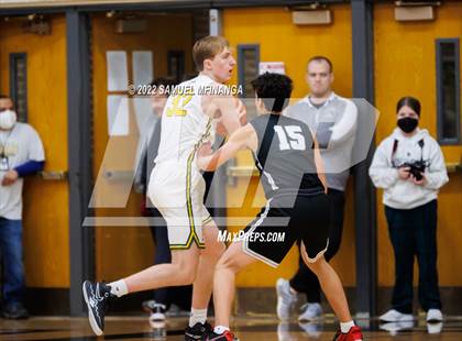 Thumbnail 1 in Pius X vs. Lincoln Northeast photogallery.
