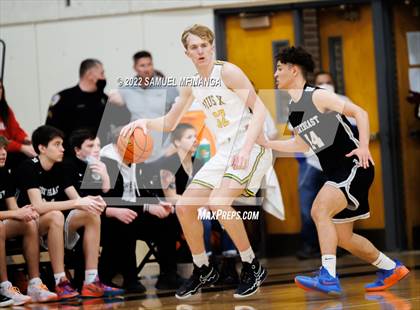 Thumbnail 3 in Pius X vs. Lincoln Northeast photogallery.