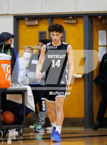 Thumbnail 2 in Pius X vs. Lincoln Northeast photogallery.