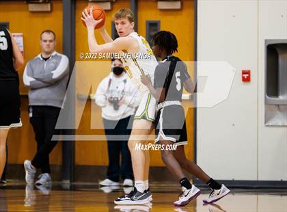 Thumbnail 1 in Pius X vs. Lincoln Northeast photogallery.