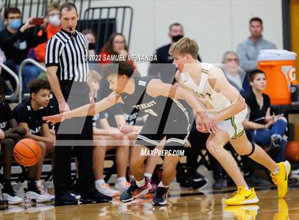 Thumbnail 2 in Pius X vs. Lincoln Northeast photogallery.