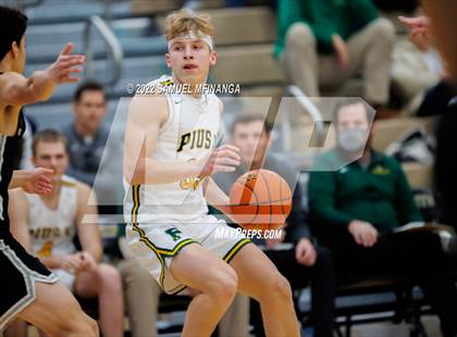 Thumbnail 2 in Pius X vs. Lincoln Northeast photogallery.