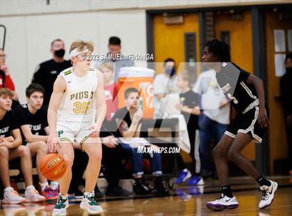 Thumbnail 3 in Pius X vs. Lincoln Northeast photogallery.