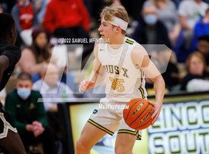Thumbnail 3 in Pius X vs. Lincoln Northeast photogallery.