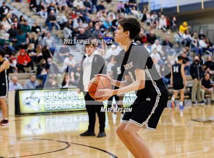 Thumbnail 2 in Pius X vs. Lincoln Northeast photogallery.