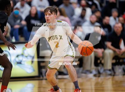Thumbnail 2 in Pius X vs. Lincoln Northeast photogallery.