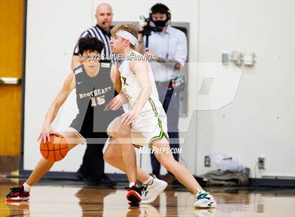 Thumbnail 3 in Pius X vs. Lincoln Northeast photogallery.