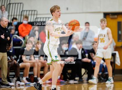 Thumbnail 2 in Pius X vs. Lincoln Northeast photogallery.