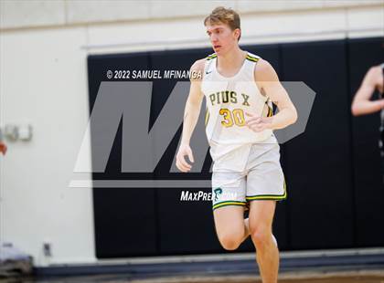 Thumbnail 3 in Pius X vs. Lincoln Northeast photogallery.