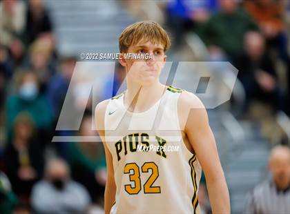 Thumbnail 1 in Pius X vs. Lincoln Northeast photogallery.