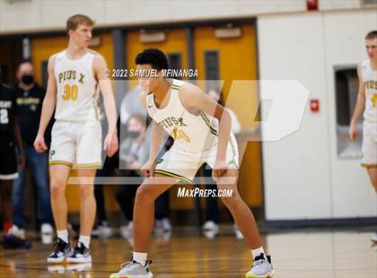 Thumbnail 2 in Pius X vs. Lincoln Northeast photogallery.