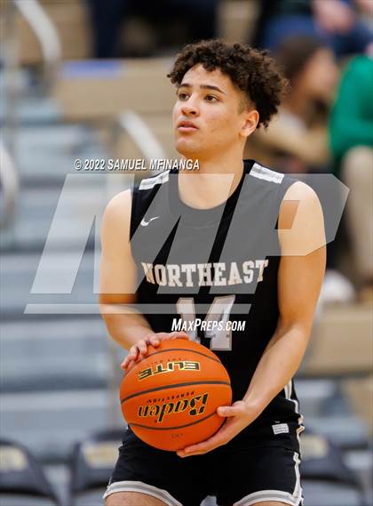 Thumbnail 3 in Pius X vs. Lincoln Northeast photogallery.