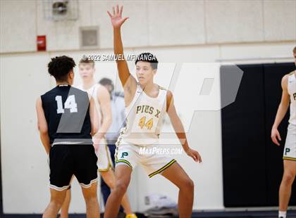 Thumbnail 2 in Pius X vs. Lincoln Northeast photogallery.