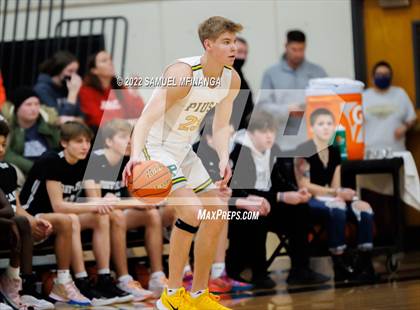 Thumbnail 2 in Pius X vs. Lincoln Northeast photogallery.