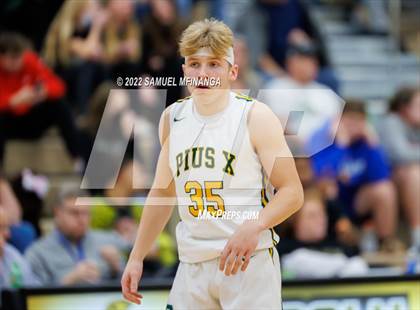 Thumbnail 2 in Pius X vs. Lincoln Northeast photogallery.