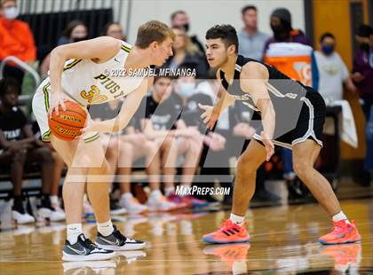 Thumbnail 3 in Pius X vs. Lincoln Northeast photogallery.