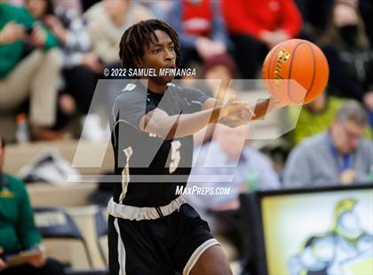 Thumbnail 2 in Pius X vs. Lincoln Northeast photogallery.