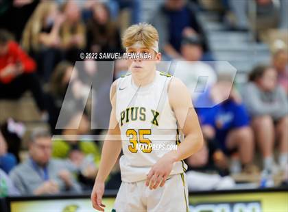 Thumbnail 3 in Pius X vs. Lincoln Northeast photogallery.
