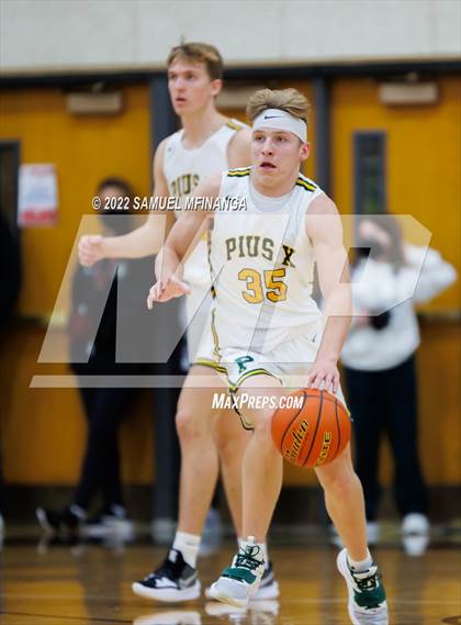 Thumbnail 2 in Pius X vs. Lincoln Northeast photogallery.
