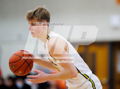 Thumbnail 3 in Pius X vs. Lincoln Northeast photogallery.