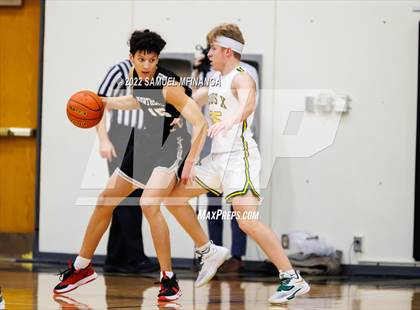 Thumbnail 1 in Pius X vs. Lincoln Northeast photogallery.