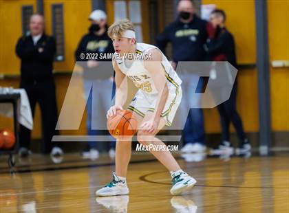 Thumbnail 1 in Pius X vs. Lincoln Northeast photogallery.