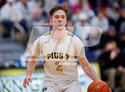 Thumbnail 2 in Pius X vs. Lincoln Northeast photogallery.